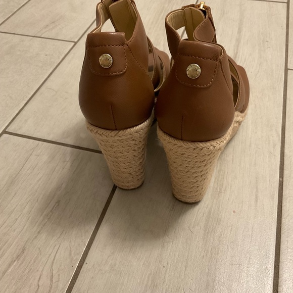 Brown Michael Kohr wedges. C - Picture 9 of 15